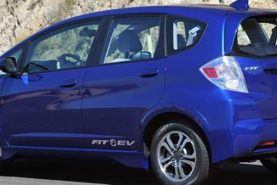 The first Honda Fit EV delivered to a coupe in USA