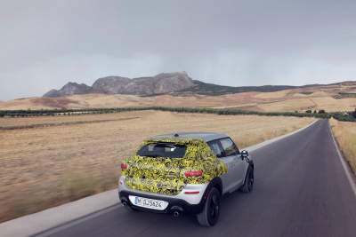 MINI preparing for Paceman Crossover with release of images