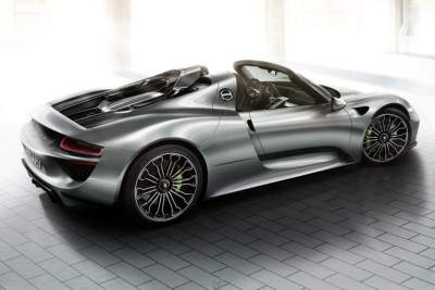 Porsche 918 Spyder apparently revealed in leaked brochure