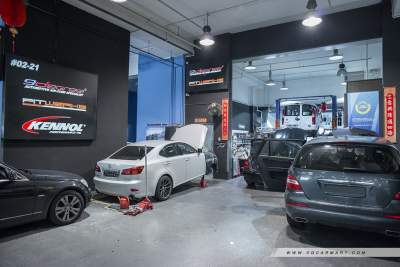 Pitwerks Pte Ltd - The garage with a definite neighbourhood feel