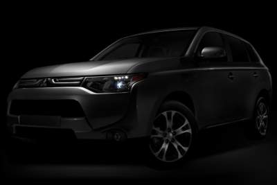 Mitsubishi teases 2014 Outlander ahead of L.A debut