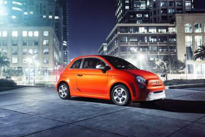 Fiat 500 goes all electric with a slicker body