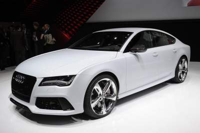 Audi reveals RS7 with autobahn friendly performance