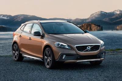 Wearnes Automotive launches Cross Country equipped Volvo V40