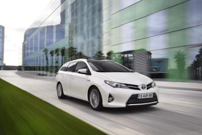 Toyota extends the Auris hatchback for all your Ikea shopping