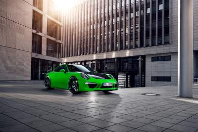 TechArt fits the Carrera 4 with new technologies and gives it a retro finish