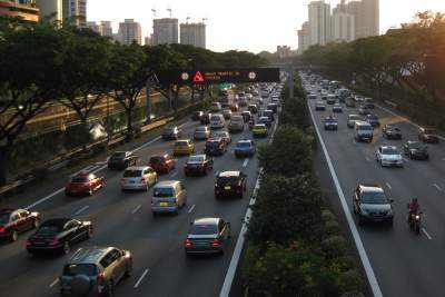 Six-vehicle accident on the PIE causes long jam on the PIE