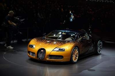 Bugatti Veyron Grand Sport Venet special edition showcased in Geneva