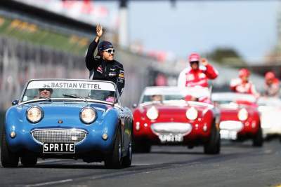 Raikkonen wins season opening Australian Grand Prix