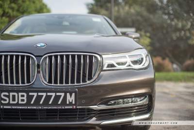 sgCarMart studies the design of the new BMW 7 Series
