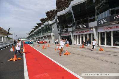 Thrills and spills at the Porsche Media Driving Academy 2016