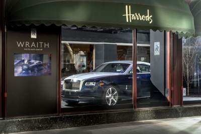 Rolls-Royce Wraith showcased in Harrods' window display