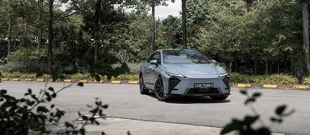 LEXUS ES350E: SUPREME SERENITY