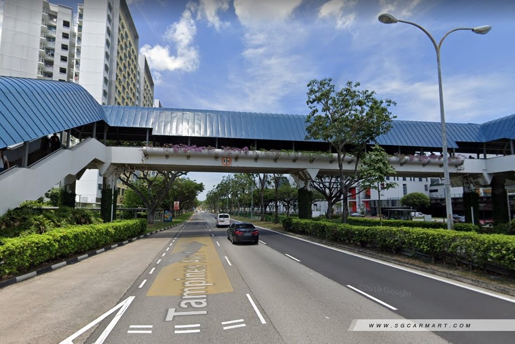 Tampines Avenue 1 overhead bridge