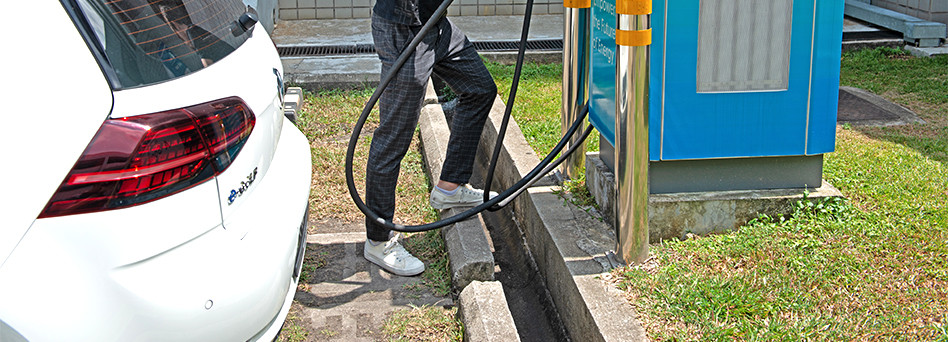 Charge outside 2