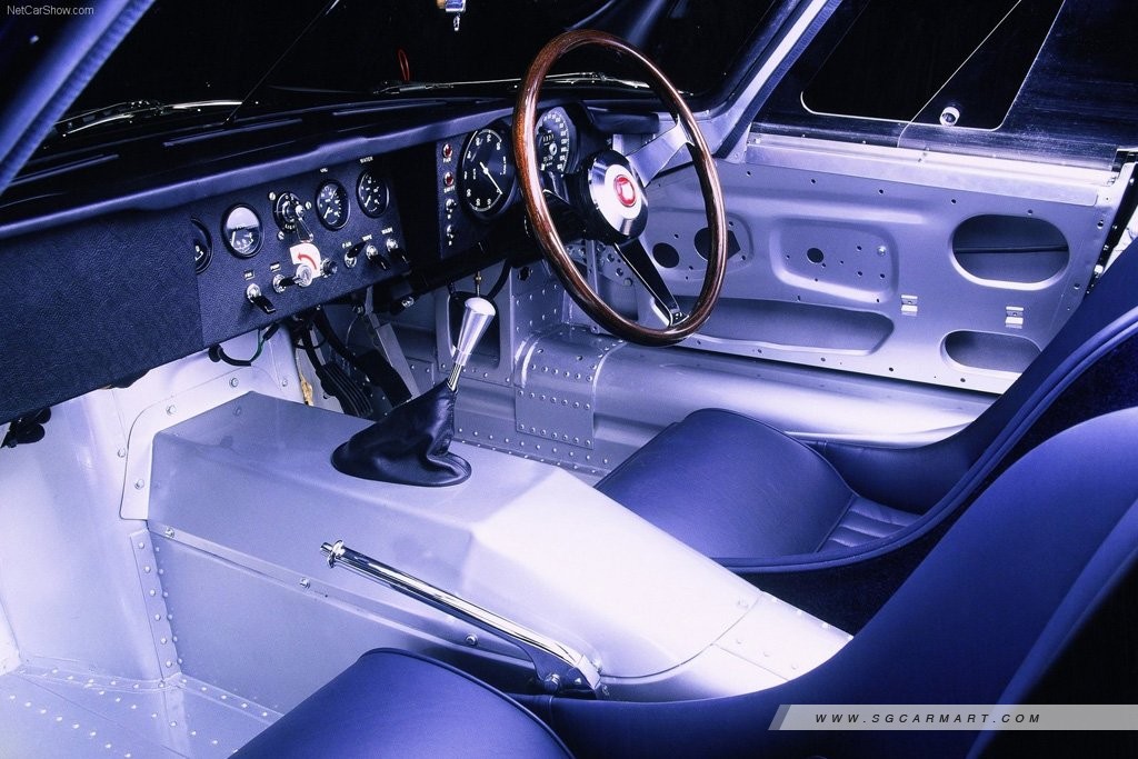 Jaguar E-type insides