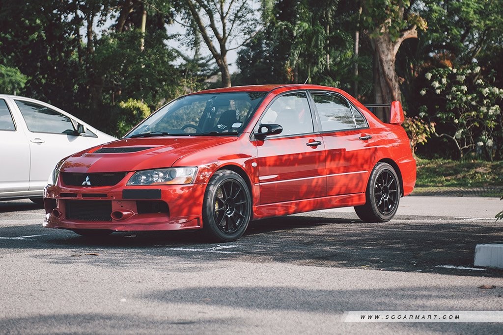 Mitsubishi Lancher red