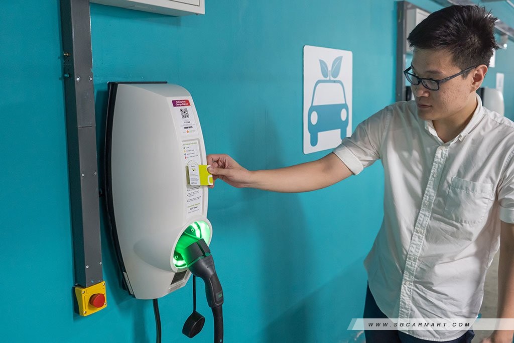 charge a hybrid car