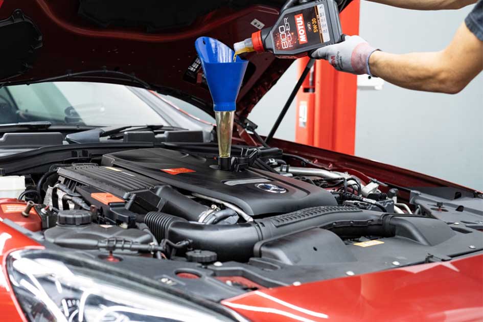 Motul 8100 Power 5W30 Vehicle Servicing Package